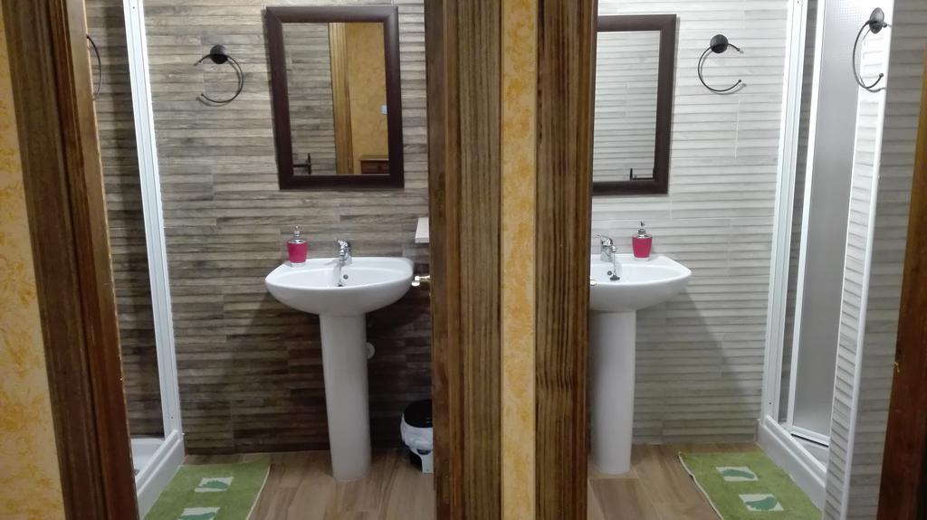 Hostal La Aldaba Hotel Montearagon Bagian luar foto